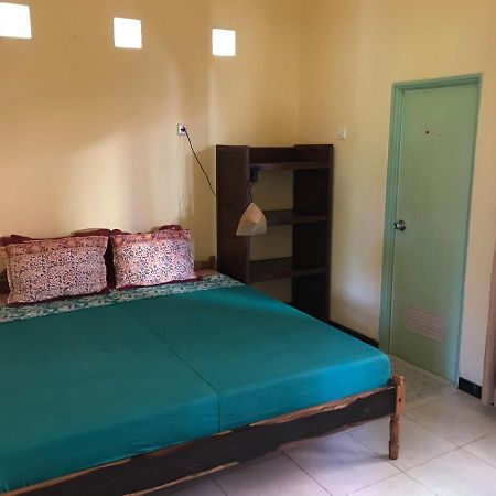 Ferienwohnung Harry'S Ocean House Pacitan Exterior foto