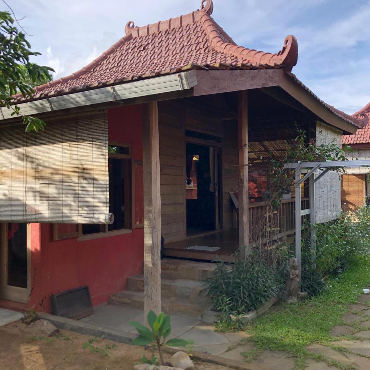 Ferienwohnung Harry'S Ocean House Pacitan Exterior foto