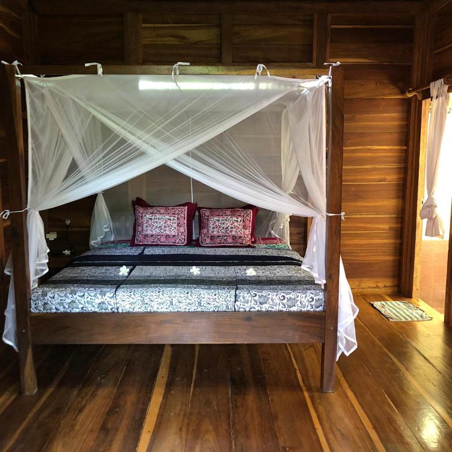 Ferienwohnung Harry'S Ocean House Pacitan Exterior foto