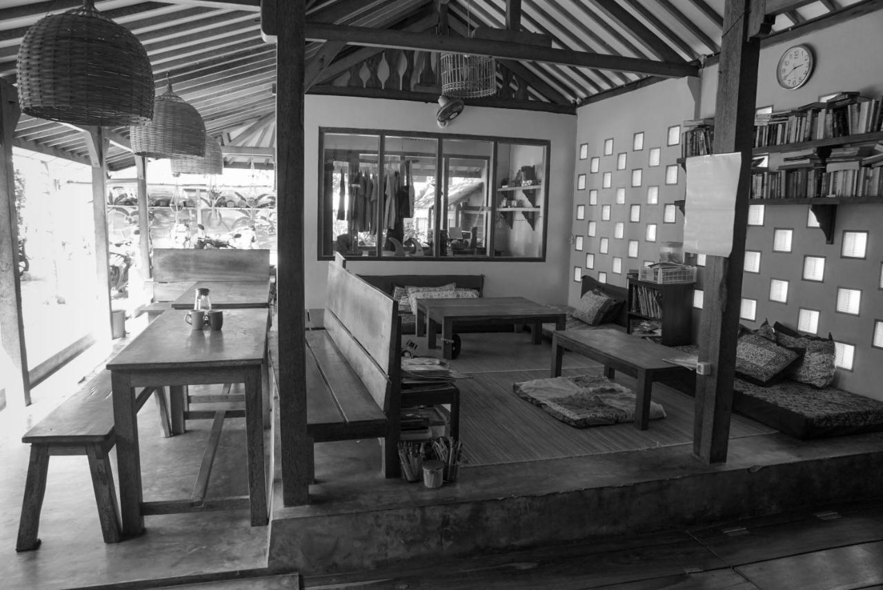 Ferienwohnung Harry'S Ocean House Pacitan Exterior foto