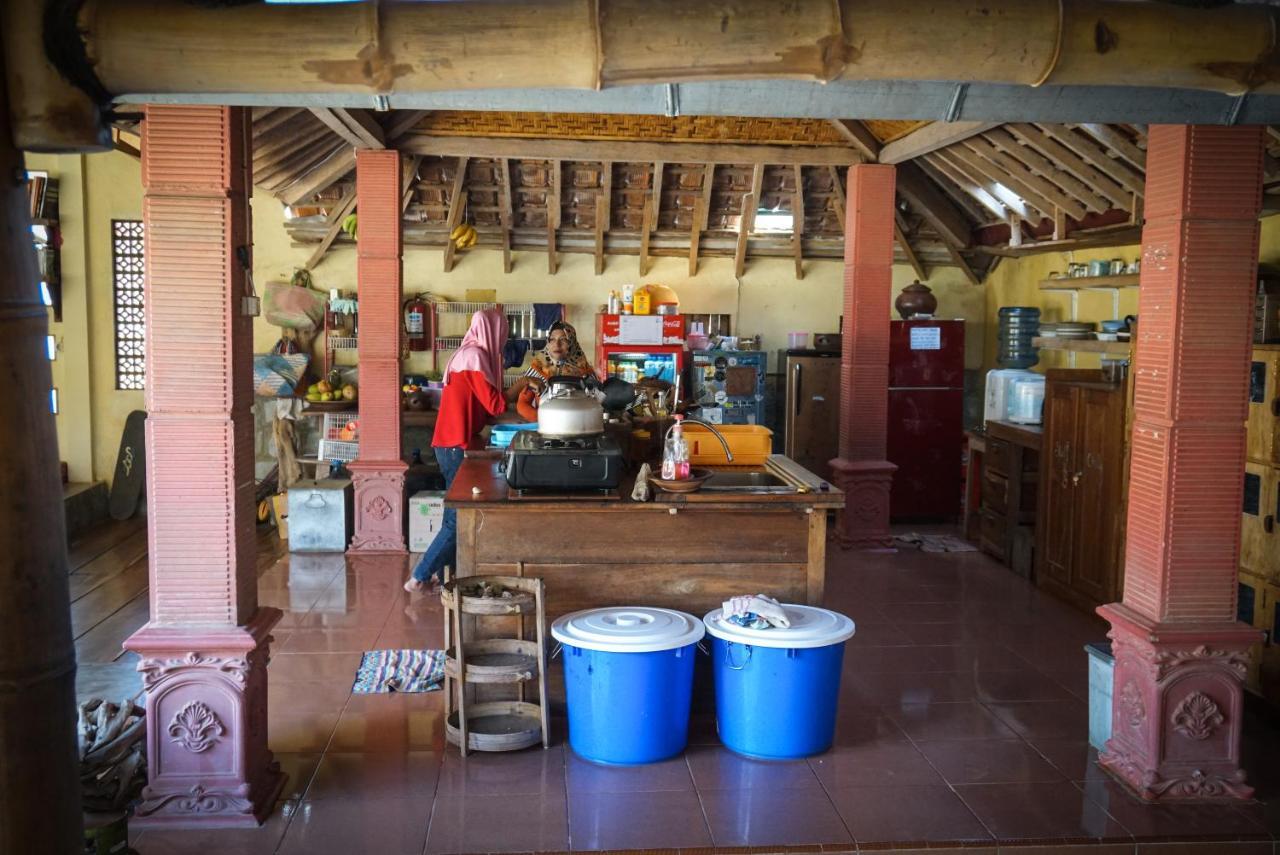 Ferienwohnung Harry'S Ocean House Pacitan Exterior foto