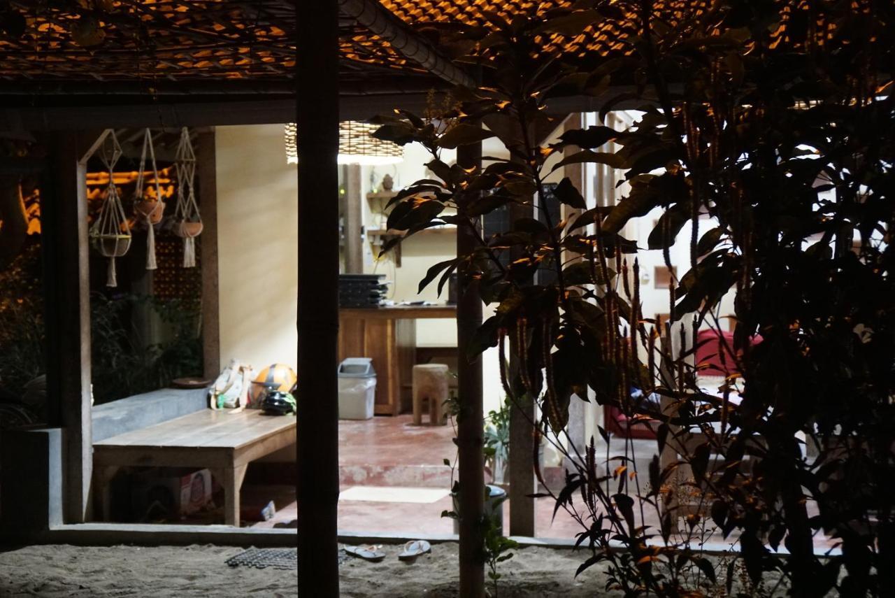 Ferienwohnung Harry'S Ocean House Pacitan Exterior foto