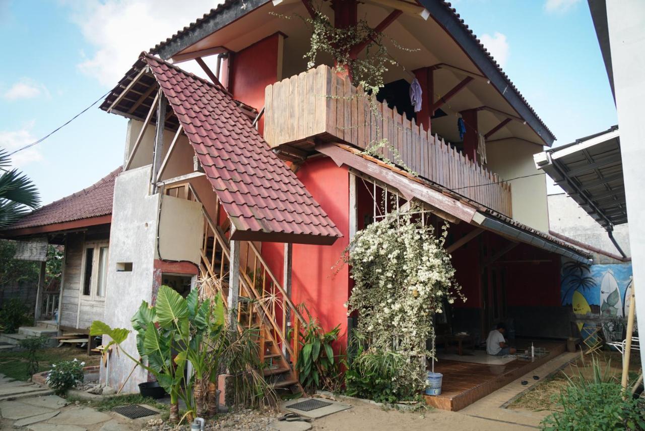 Ferienwohnung Harry'S Ocean House Pacitan Exterior foto