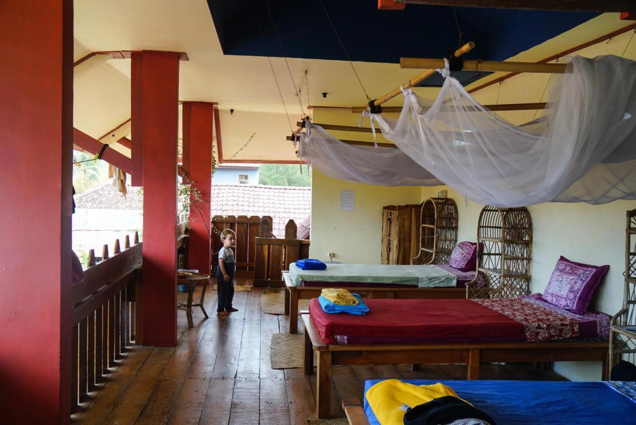 Ferienwohnung Harry'S Ocean House Pacitan Exterior foto
