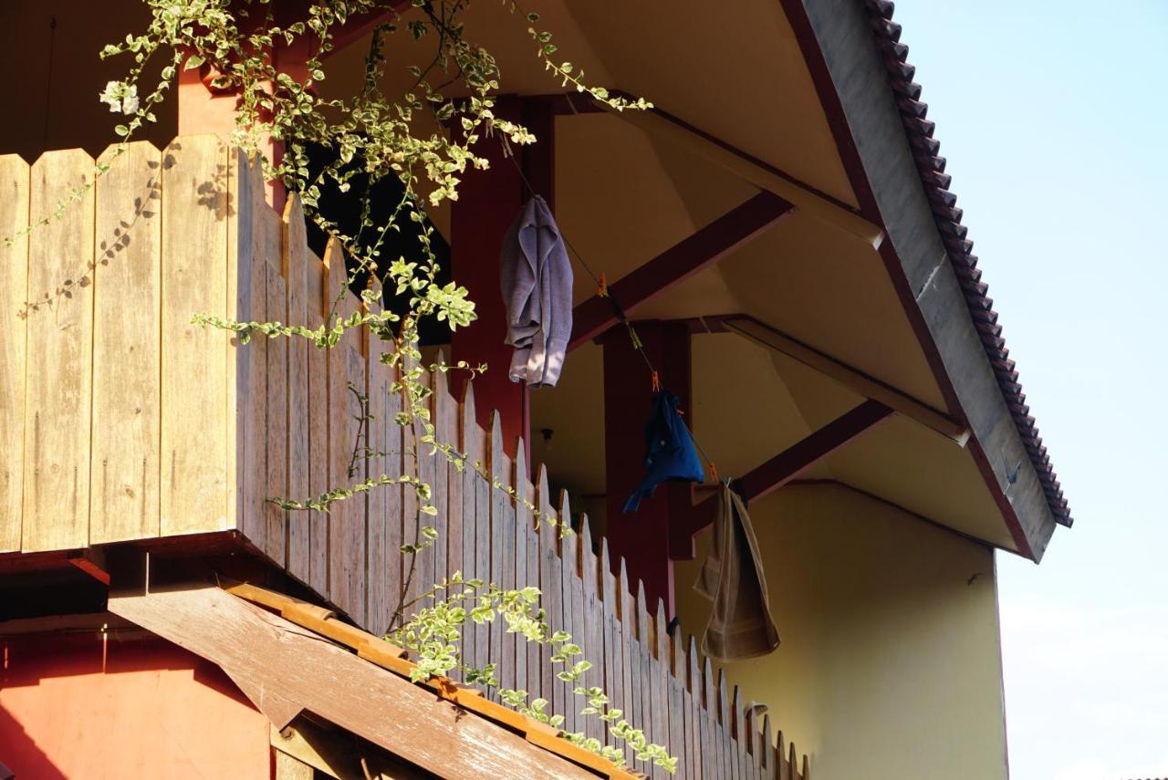 Ferienwohnung Harry'S Ocean House Pacitan Exterior foto