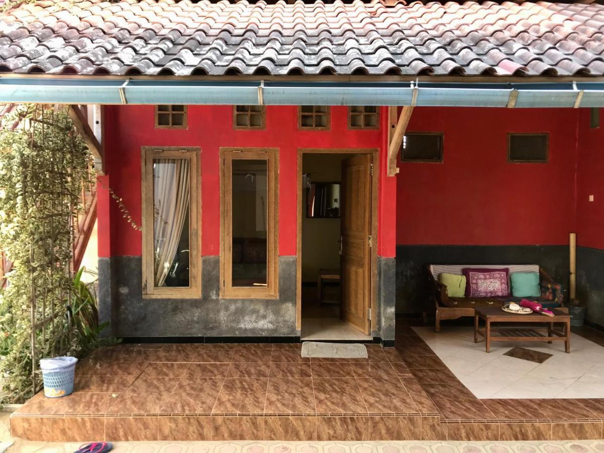 Ferienwohnung Harry'S Ocean House Pacitan Exterior foto