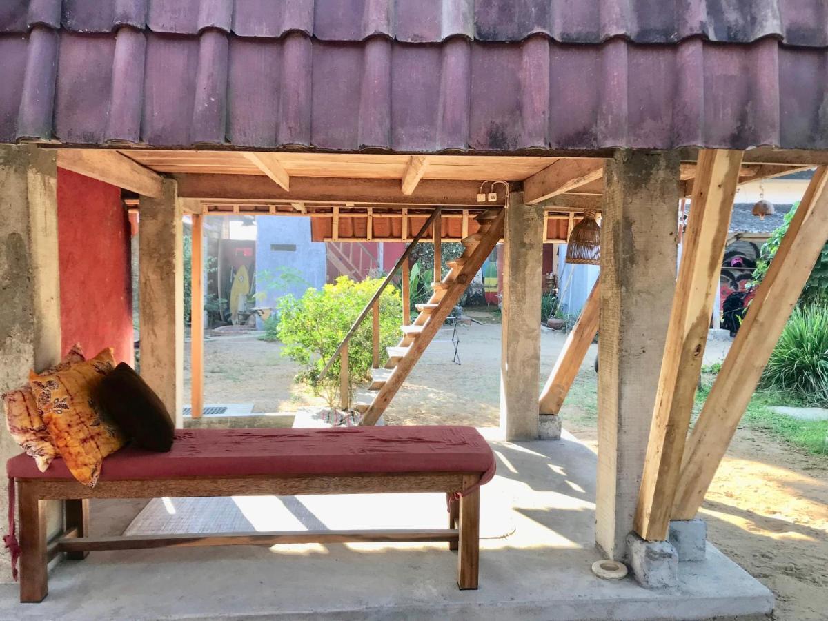 Ferienwohnung Harry'S Ocean House Pacitan Exterior foto